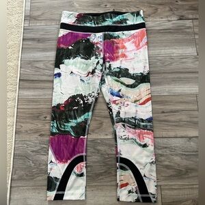Lululemon Run Inspire Crop II Full-On Luxtreme Pigment Waves White/Blk Size 6